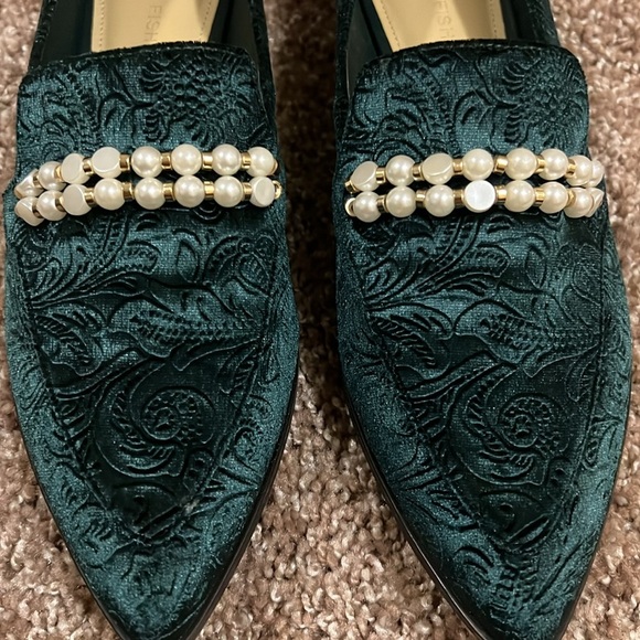 Marc Fisher Kneel 2 Velvet Pearl Loafers Size 8M - Picture 3 of 5